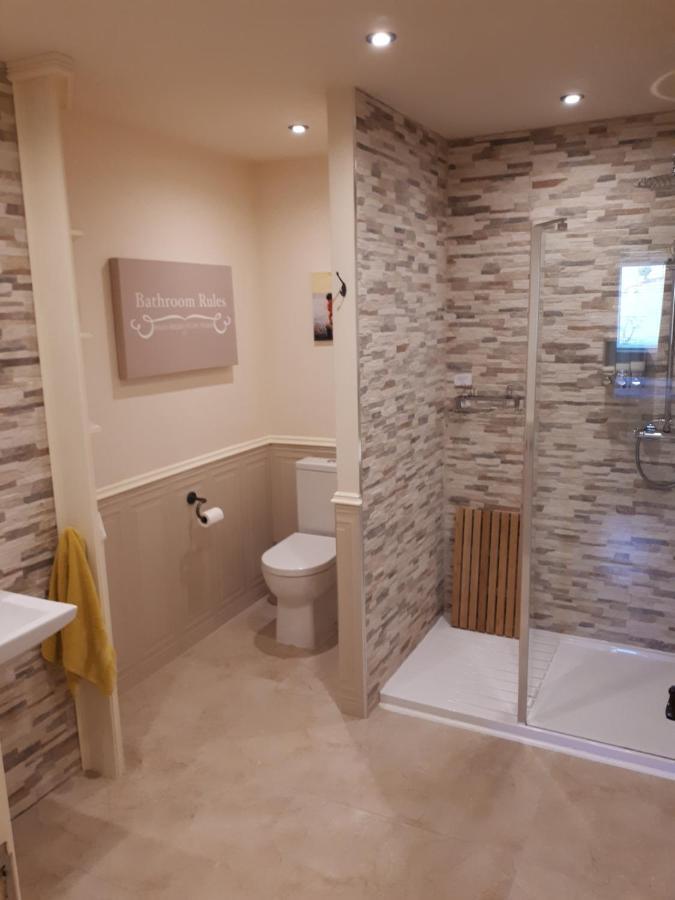 Swift Half Apartment แบลลีคอนเนลล์ ภายนอก รูปภาพ